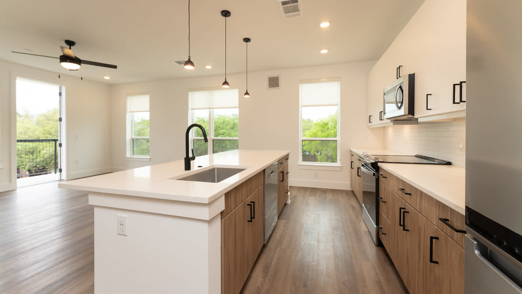 17727 Addison Road - Photo 3