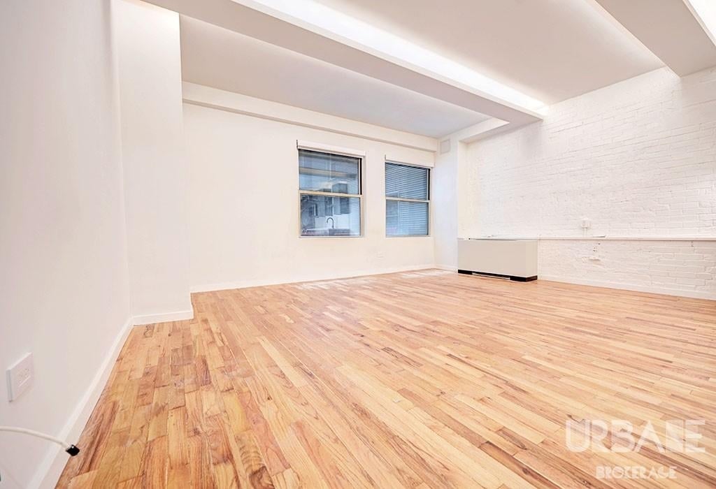 123 Bank Street - Photo 1