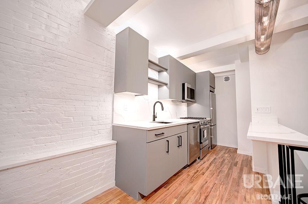 123 Bank Street - Photo 3