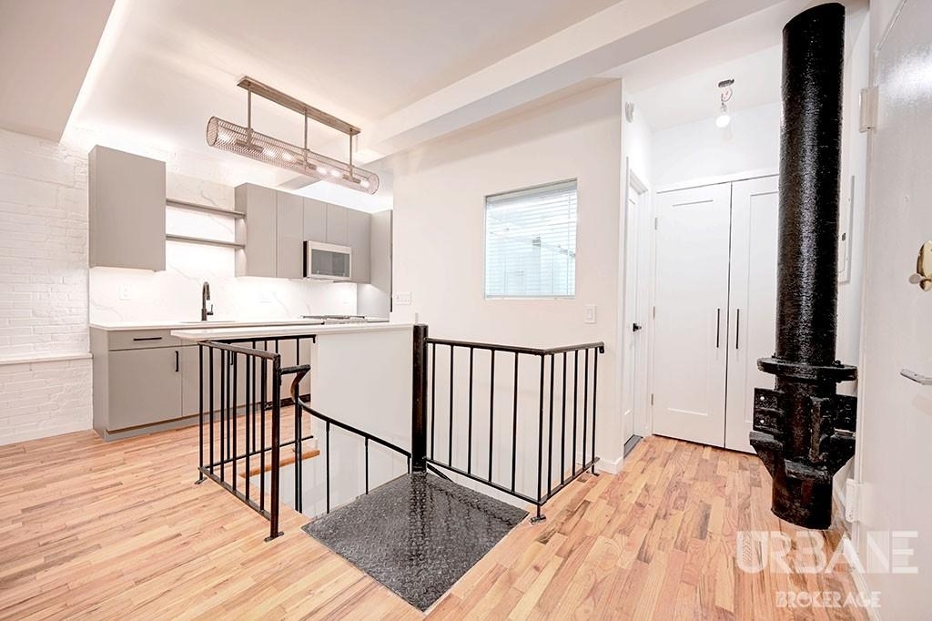 123 Bank Street - Photo 2