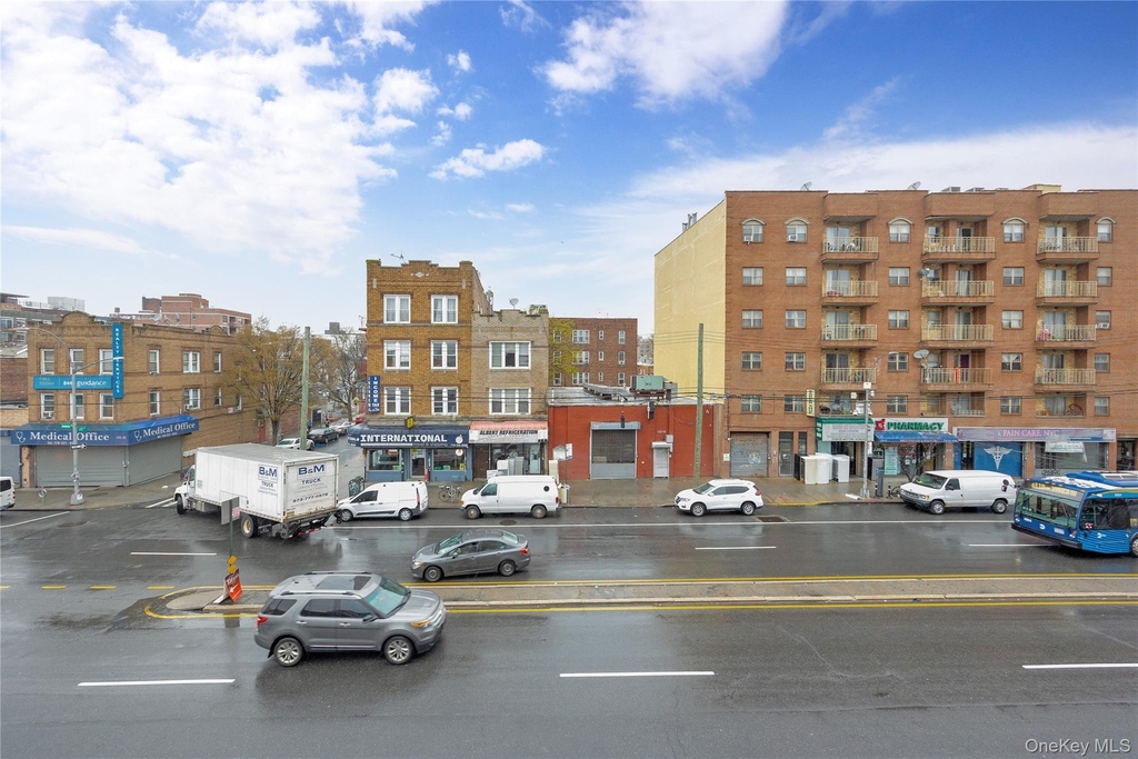 Jamaica Avenue - Photo 16