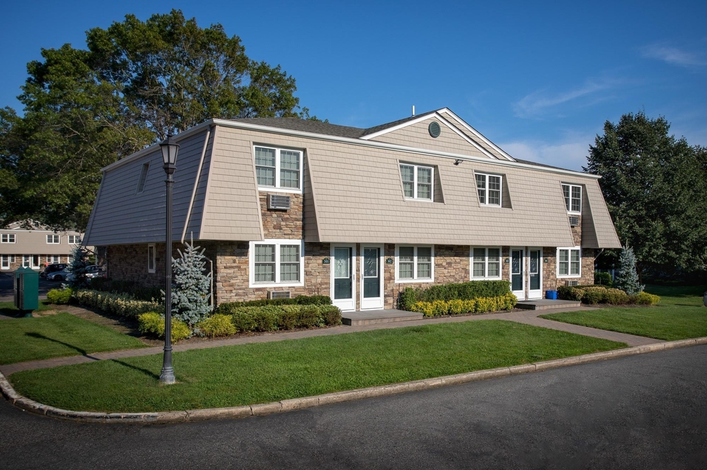 610 Imperial Way - Photo 0