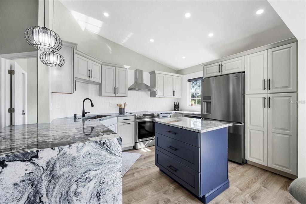 809 Montrose Drive - Photo 4
