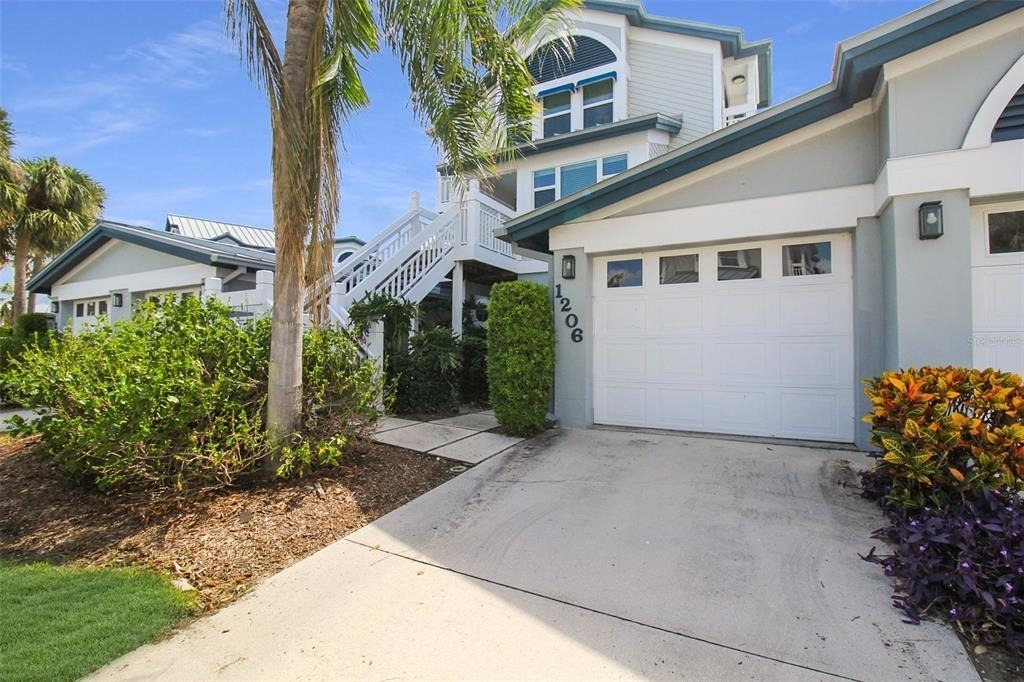 1206 Siesta Bayside Drive - Photo 2