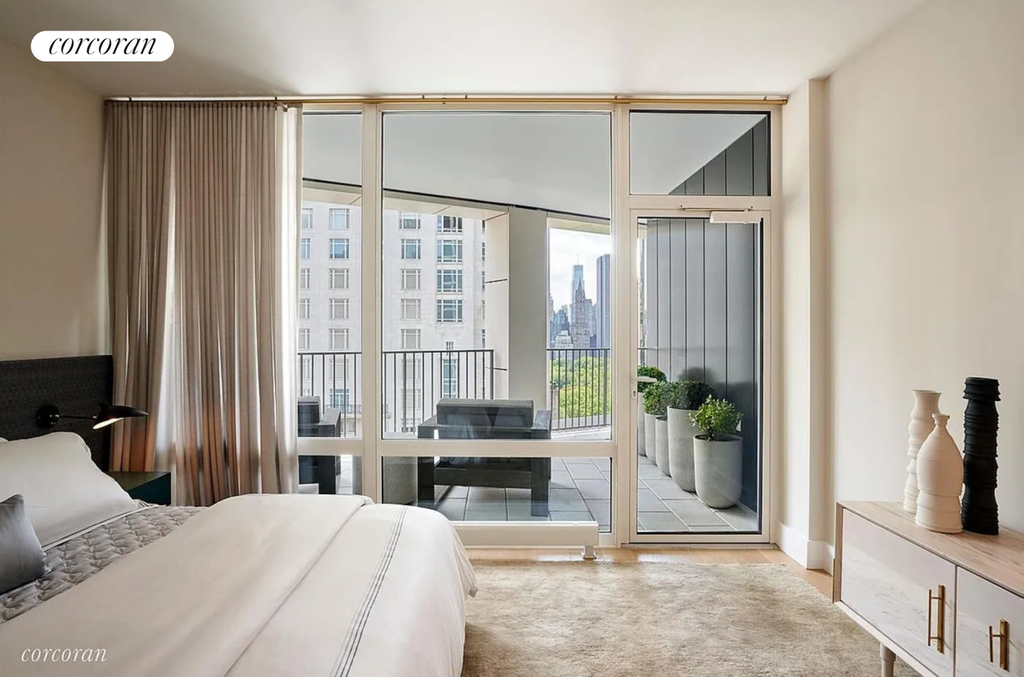 15 W 61st Street - Photo 2