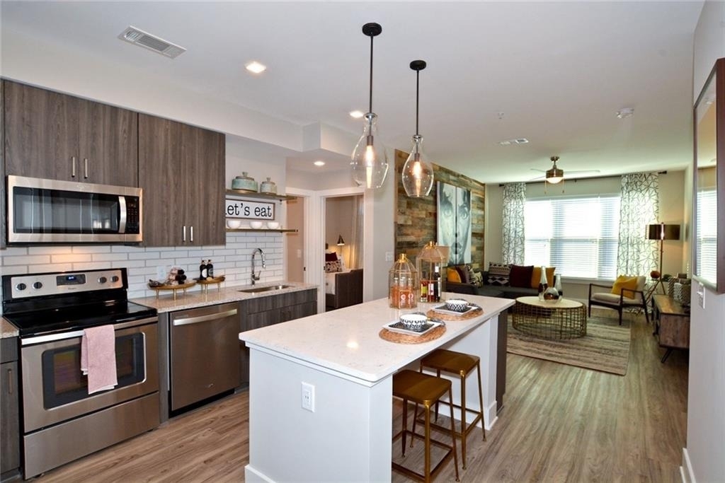 465 Memorial Drive Se - Photo 1
