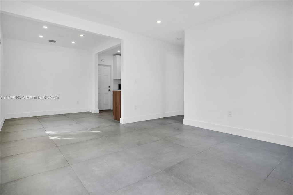 1801 Ne 175th St - Photo 6
