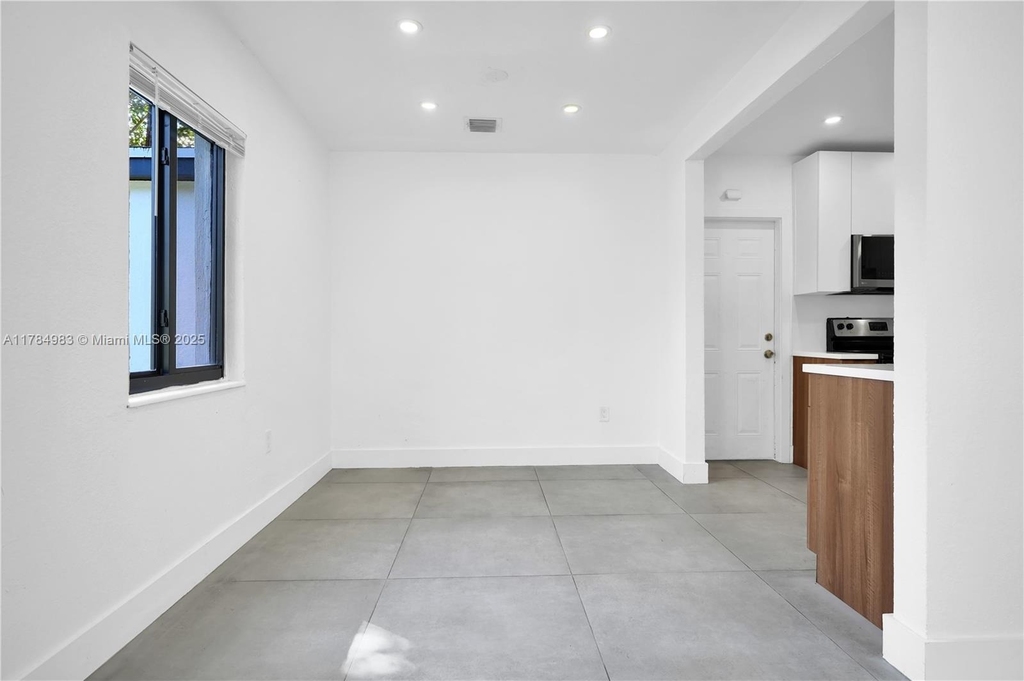 1801 Ne 175th St - Photo 5