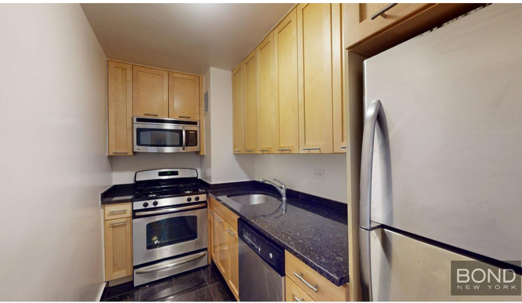 East 49th Street - Photo 1