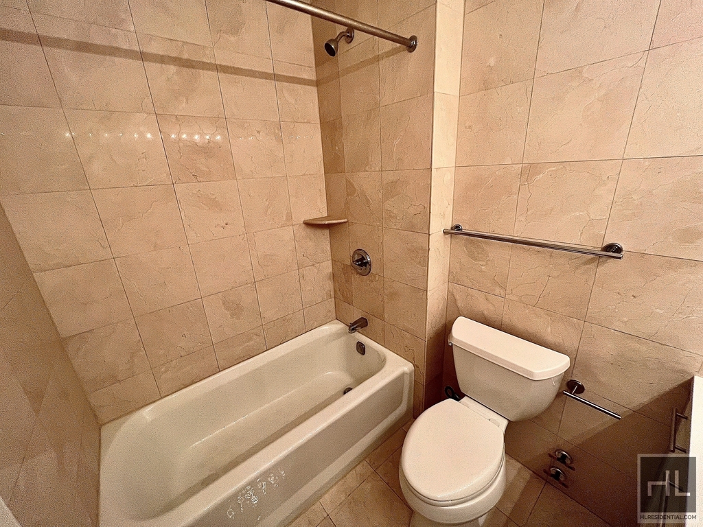 West 87th Street - Photo 6