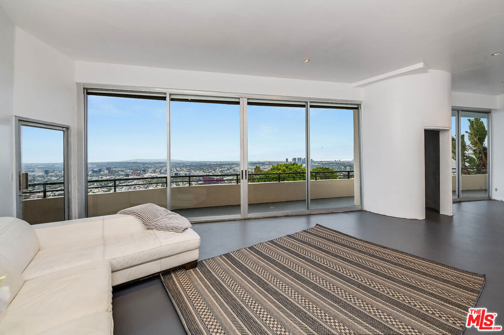 8690 Franklin Avenue - Photo 28