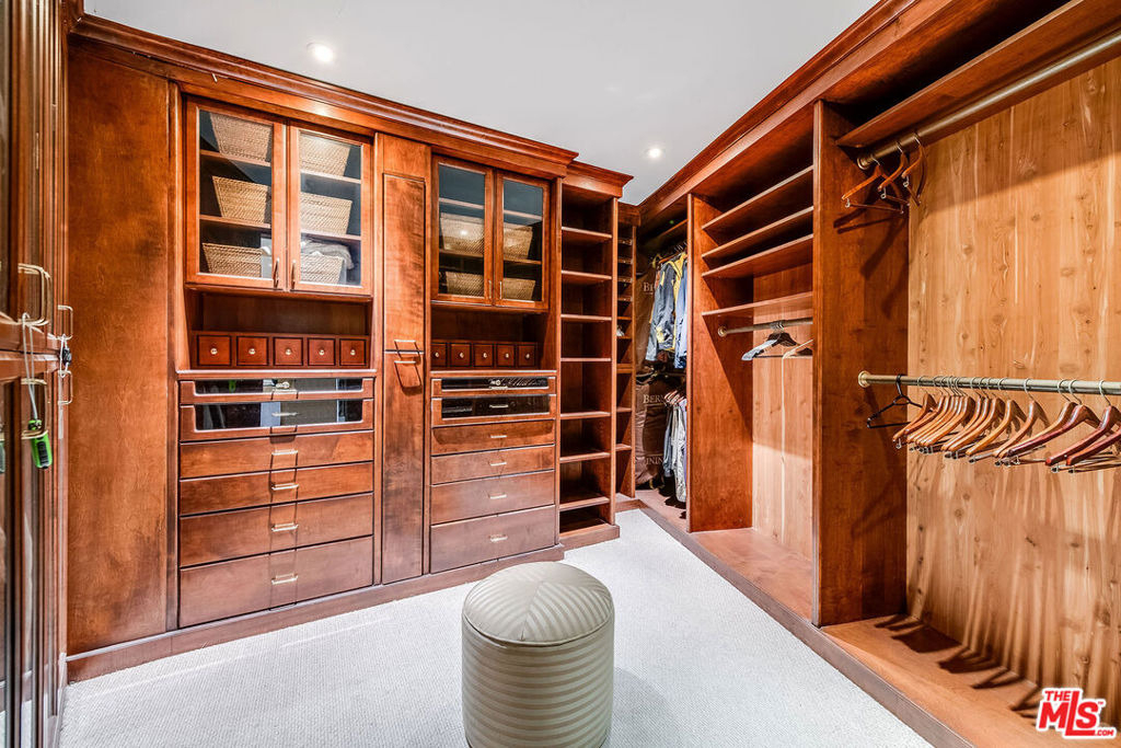 8690 Franklin Avenue - Photo 24