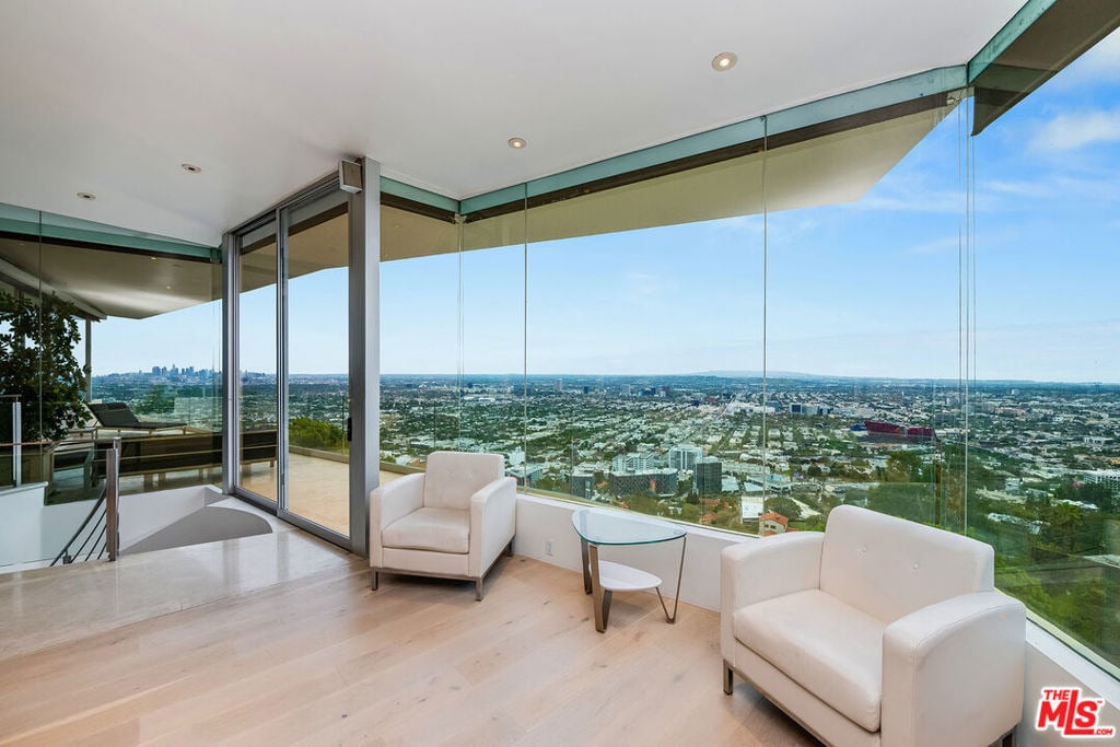 8690 Franklin Avenue - Photo 10