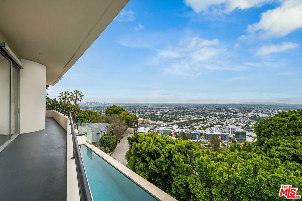 8690 Franklin Avenue - Photo 29