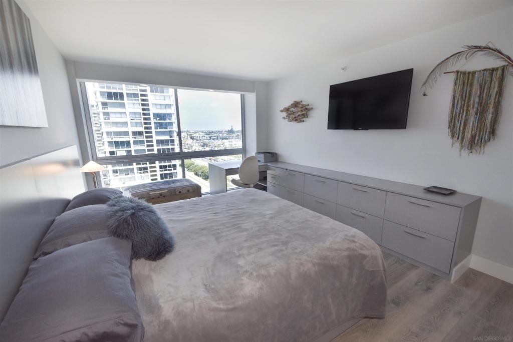 1810 Avenida Del Mundo - Photo 21