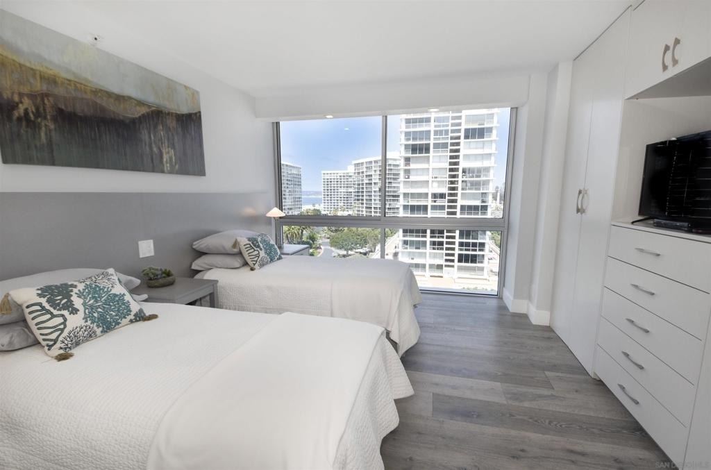 1810 Avenida Del Mundo - Photo 15