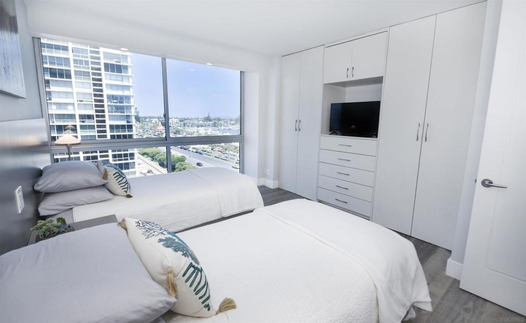 1810 Avenida Del Mundo - Photo 14