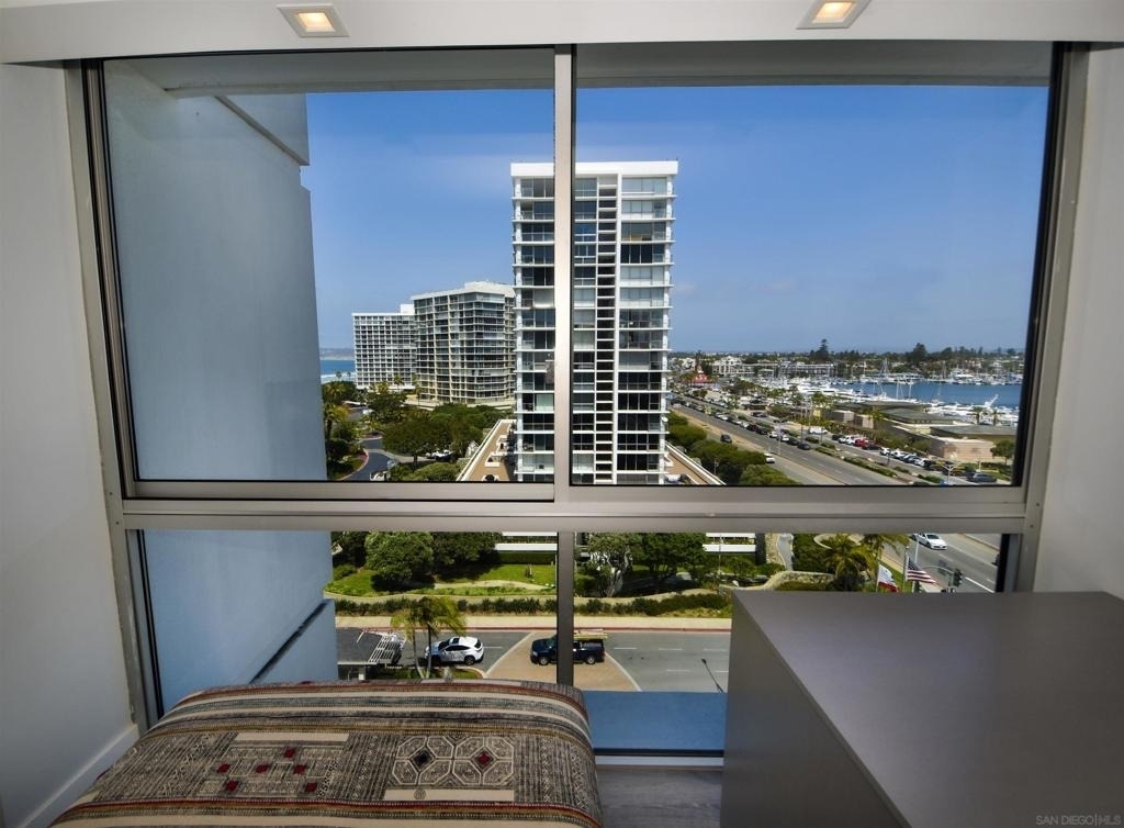 1810 Avenida Del Mundo - Photo 22