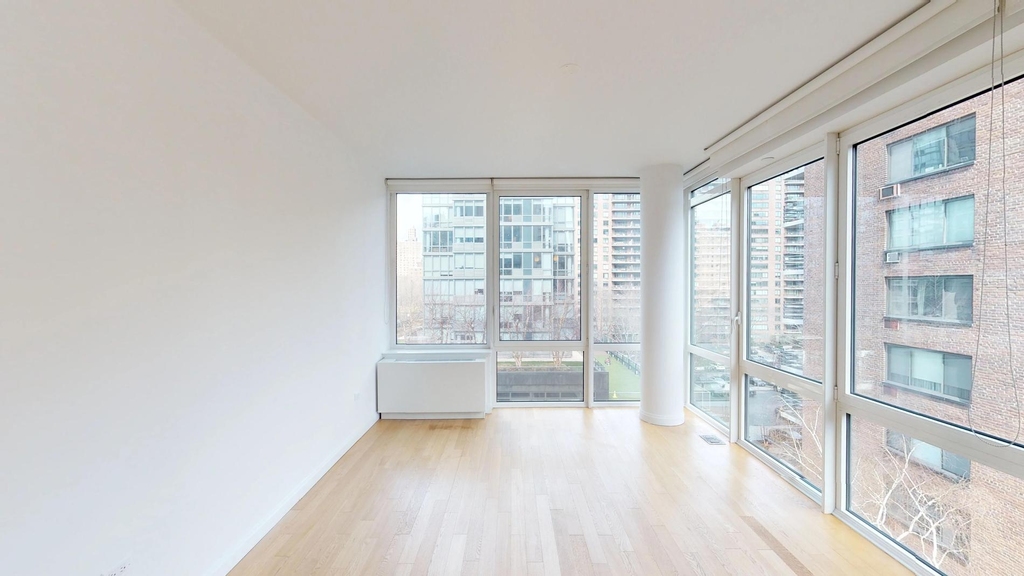 775 Columbus Ave - Photo 2