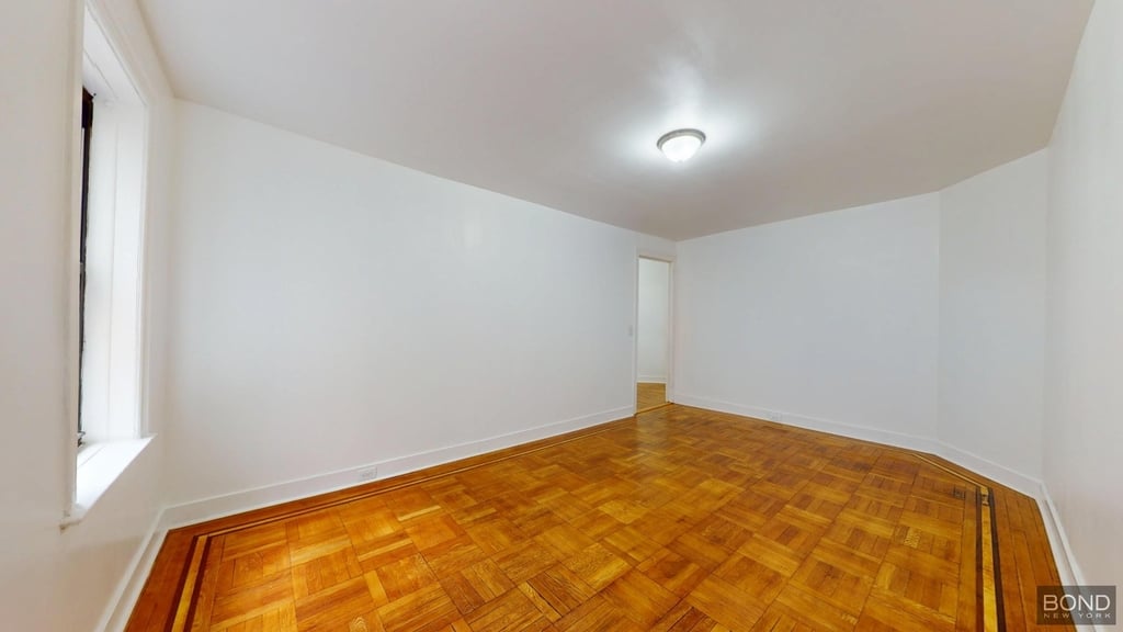762 Riverside Drive - Photo 1