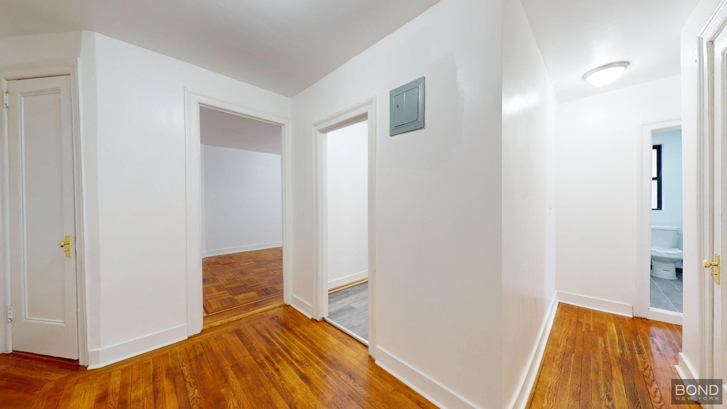 762 Riverside Drive - Photo 7