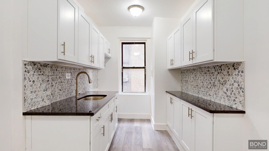 762 Riverside Drive - Photo 2