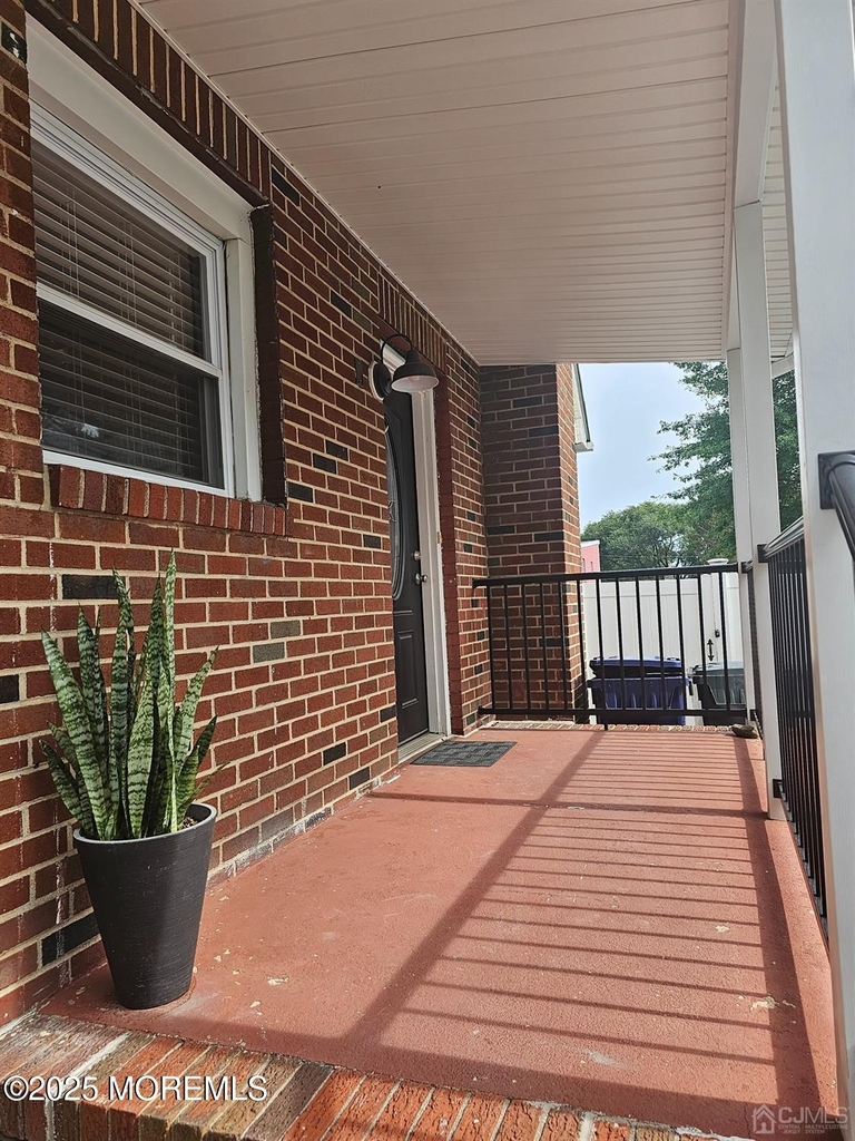 860 Francis Street - Photo 1