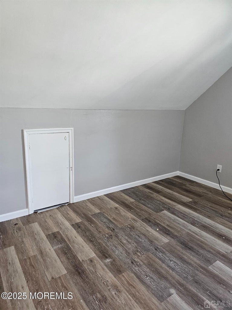 860 Francis Street - Photo 2