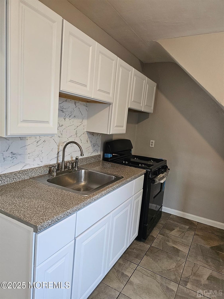 860 Francis Street - Photo 5