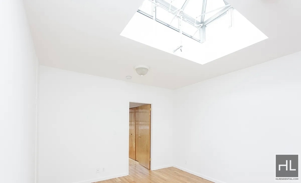East 78th Street - Photo 2