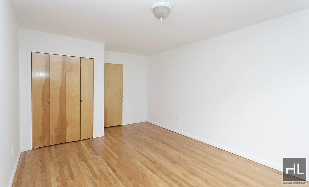 East 78th Street - Photo 4