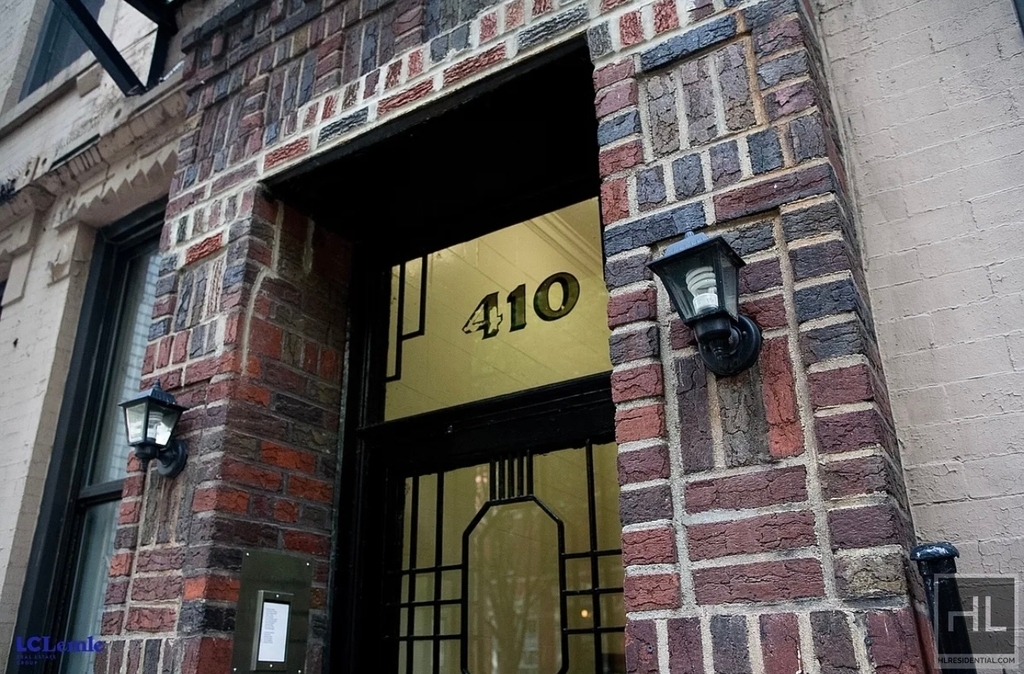 East 78th Street - Photo 8