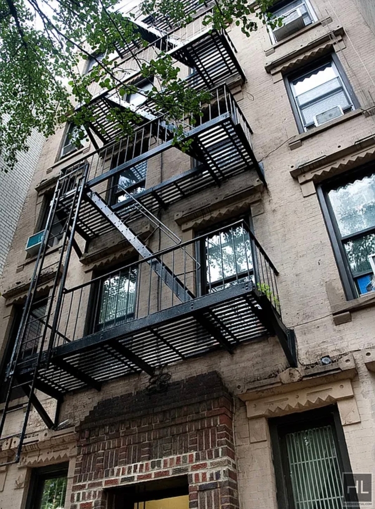 East 78th Street - Photo 7
