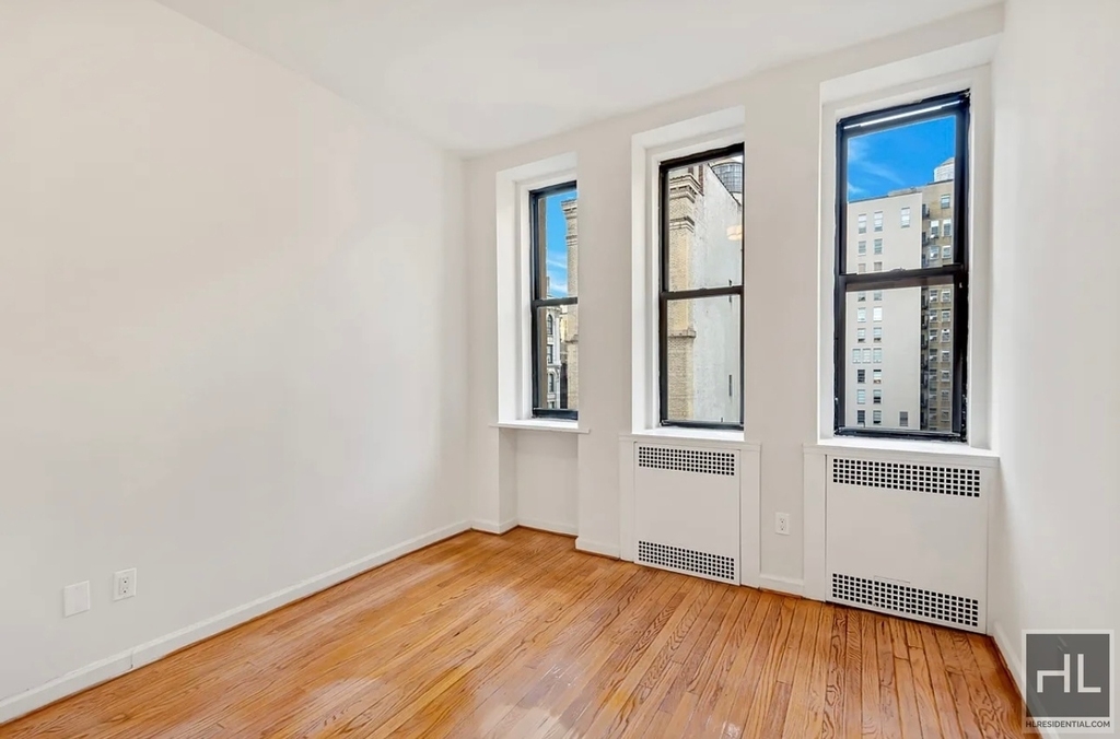 Madison Avenue - Photo 3