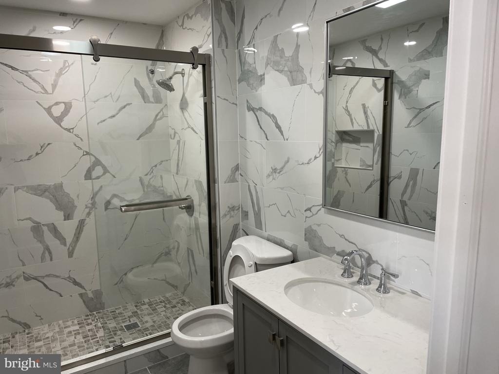 910 Arch Street - Photo 1