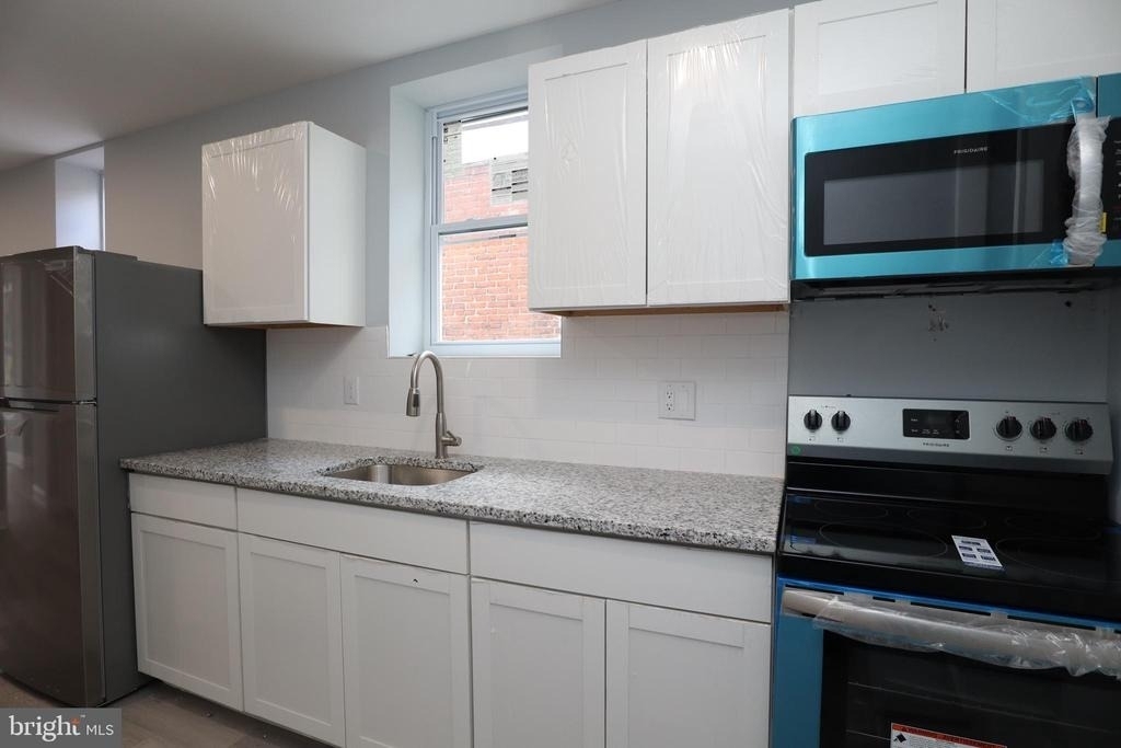 1908 W Diamond Street - Photo 4