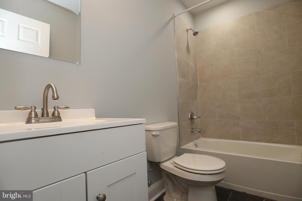 1908 W Diamond Street - Photo 8