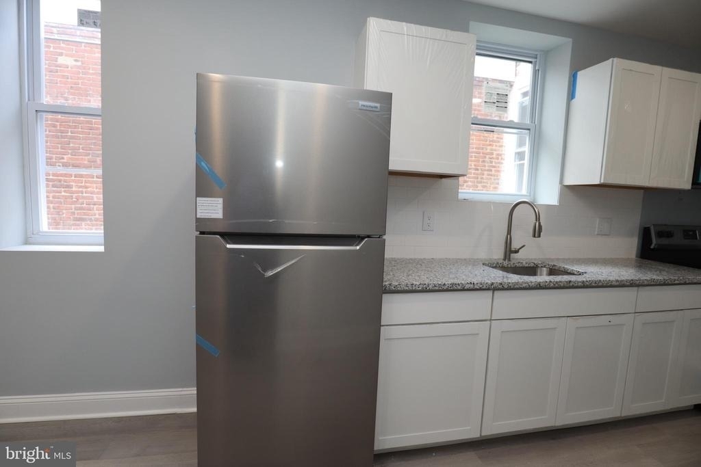 1908 W Diamond Street - Photo 1