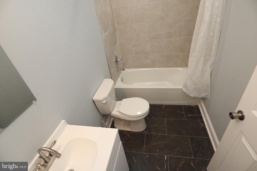 1908 W Diamond Street - Photo 10