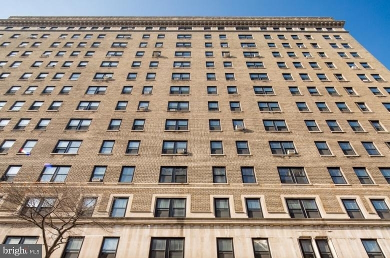 2102 Walnut Street - Photo 1