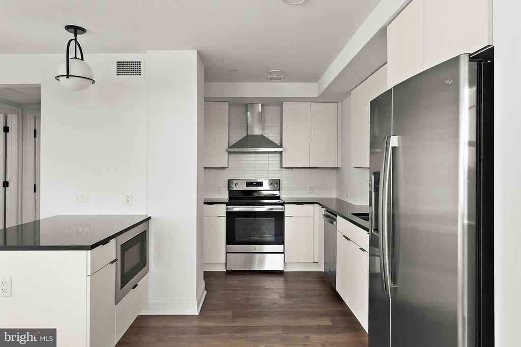 301 S 19th St - Photo 1