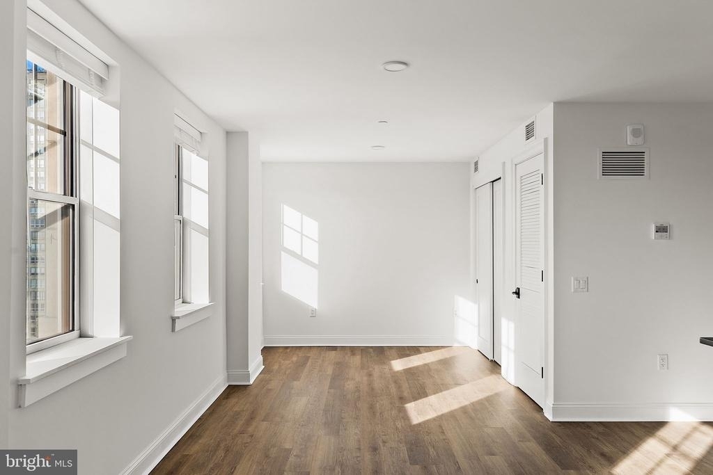 301 S 19th St - Photo 5