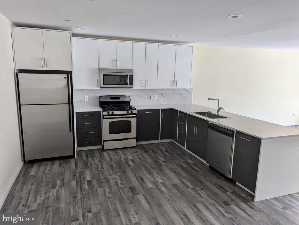 800 N 48th Street - Photo 1