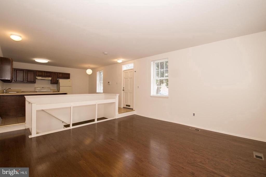 2201 Kater Street - Photo 7