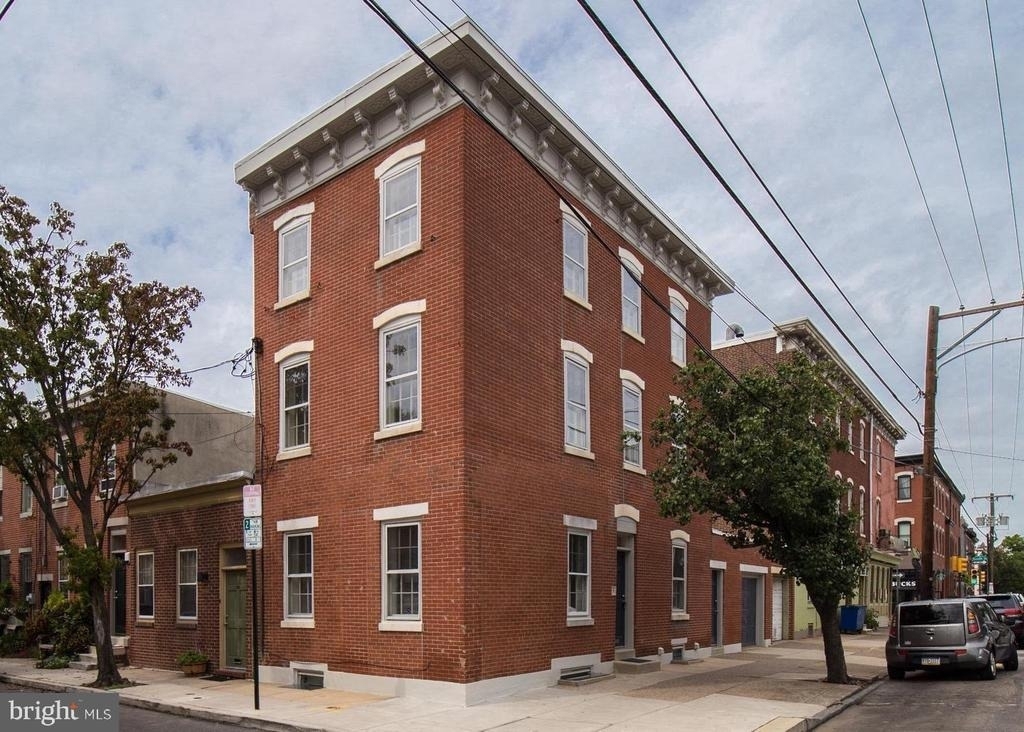 2201 Kater Street - Photo 0