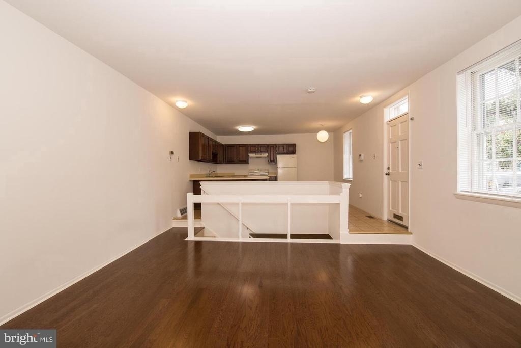2201 Kater Street - Photo 6