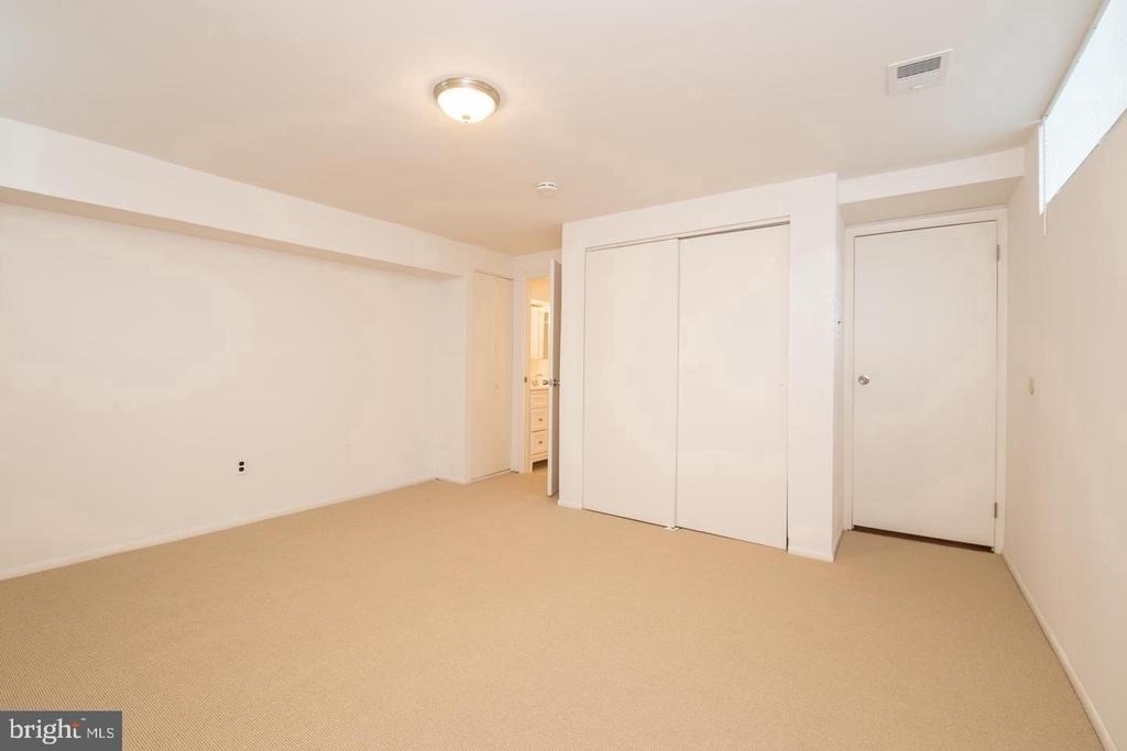 2201 Kater Street - Photo 2