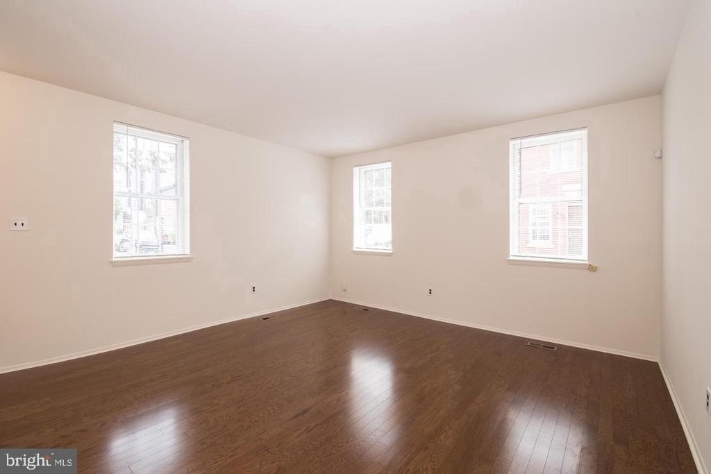 2201 Kater Street - Photo 8