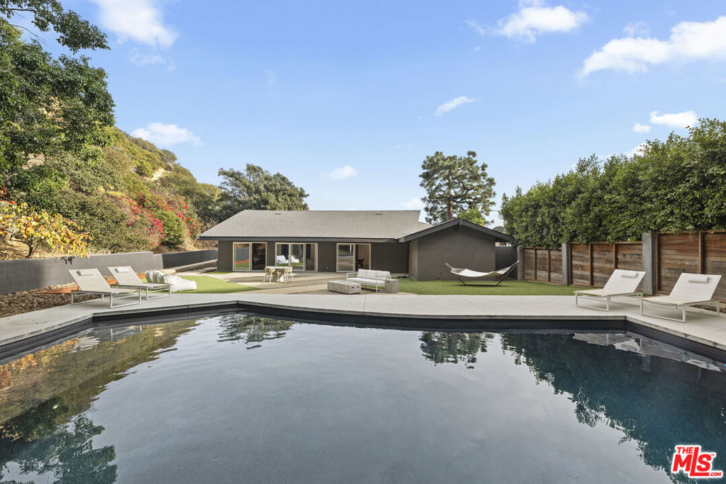 9289 Swallow Drive - Photo 27