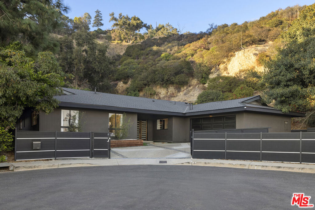 9289 Swallow Drive - Photo 29